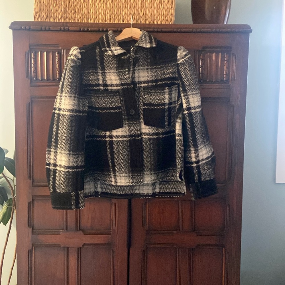 Gap, size small petite, wool Shacket with puffed sleeves